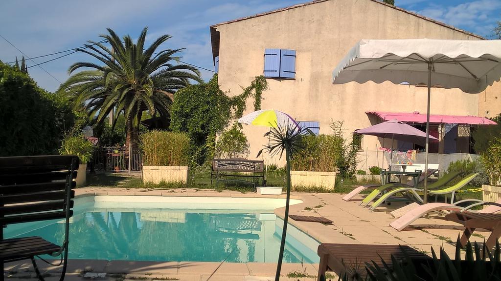 ル·カネ Parfums D'Azur Bed & Breakfast エクステリア 写真