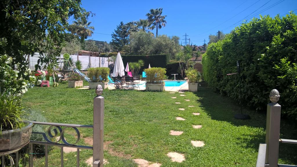 ル·カネ Parfums D'Azur Bed & Breakfast エクステリア 写真