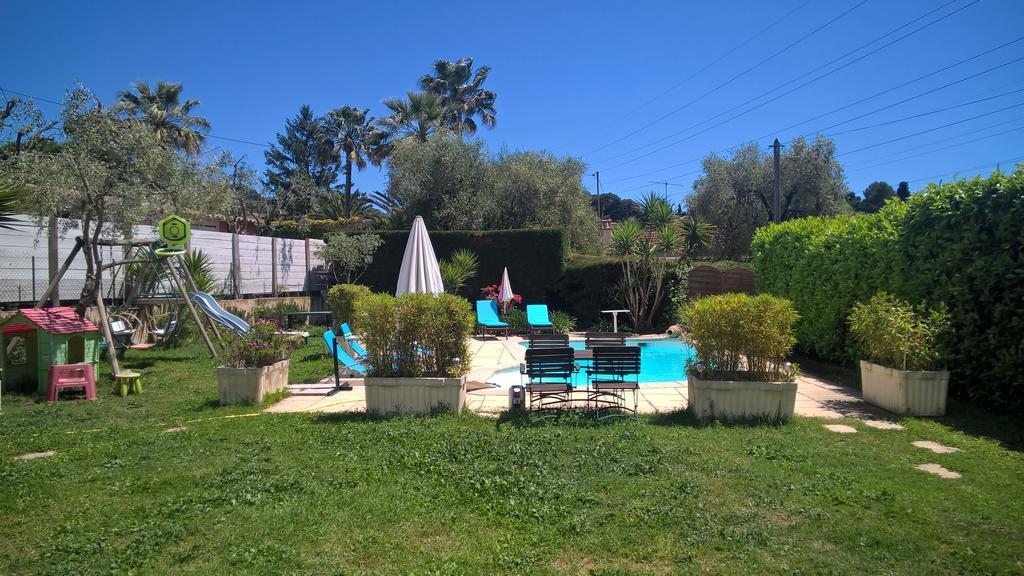 ル·カネ Parfums D'Azur Bed & Breakfast エクステリア 写真