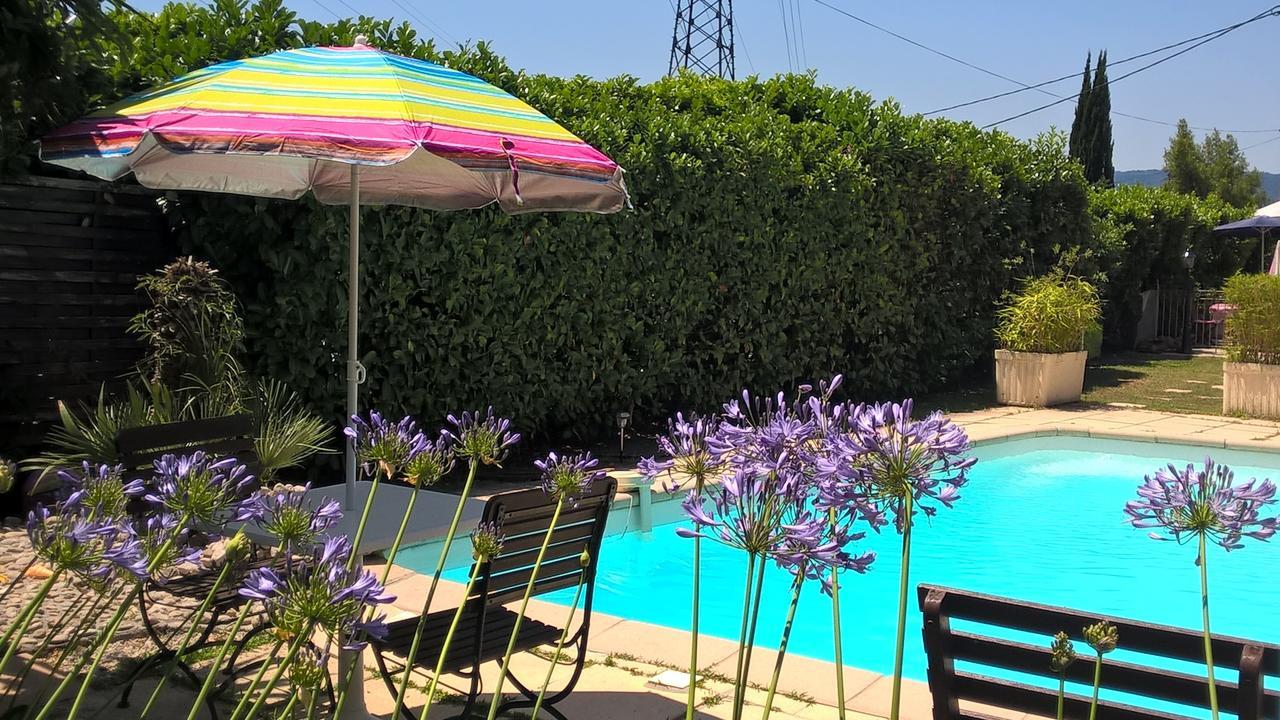 ル·カネ Parfums D'Azur Bed & Breakfast エクステリア 写真