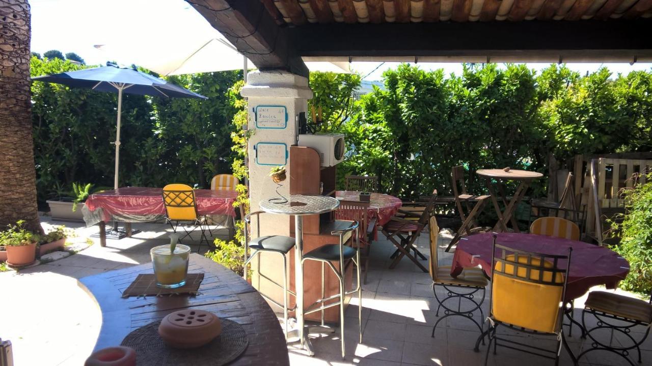ル·カネ Parfums D'Azur Bed & Breakfast エクステリア 写真